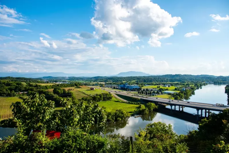 visit sevierville tn