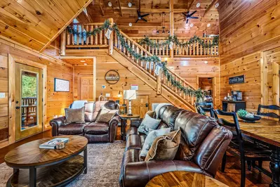 Game Loft, Community Pool, Mini Golf