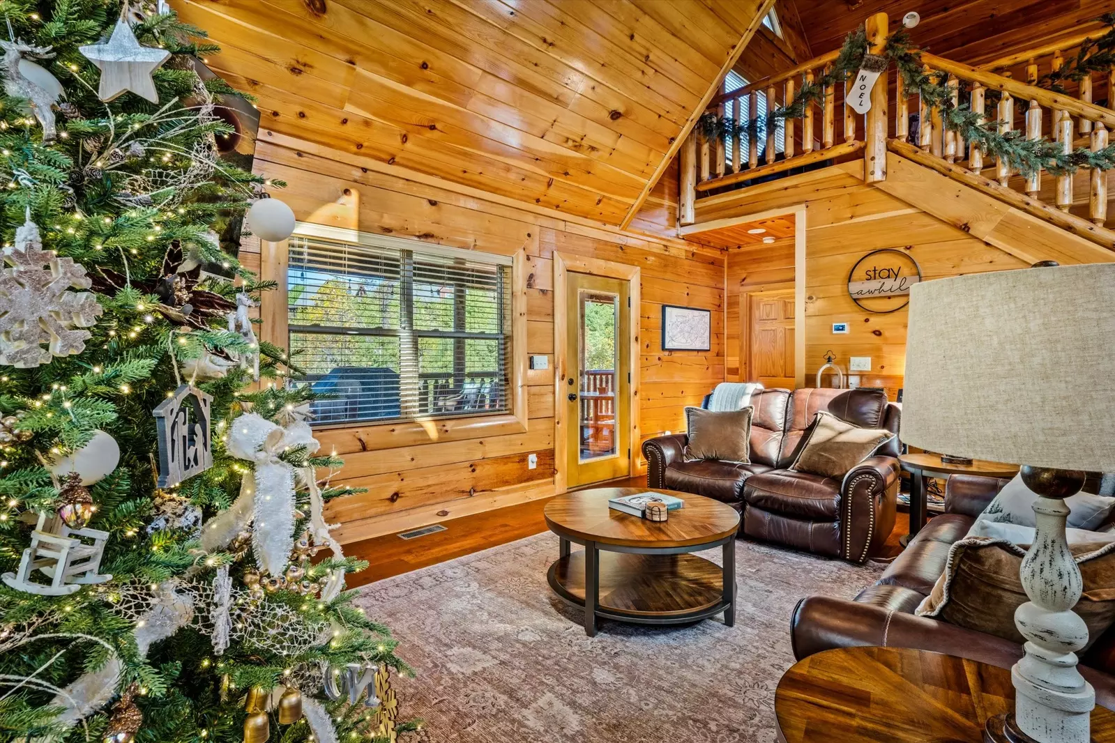 Game Loft,  Community Pool, Mini Golf