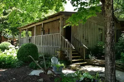 Dolly Parton's childhood home