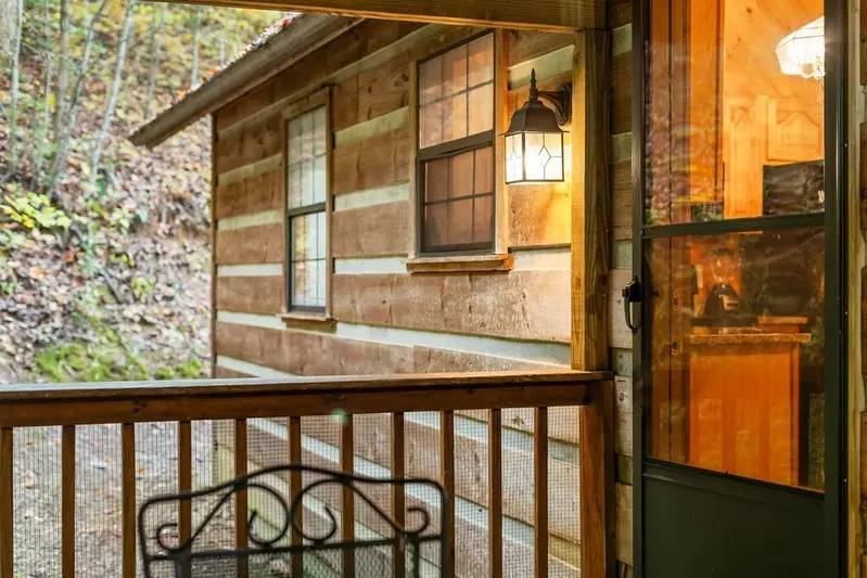 Little Mountain Hideaway