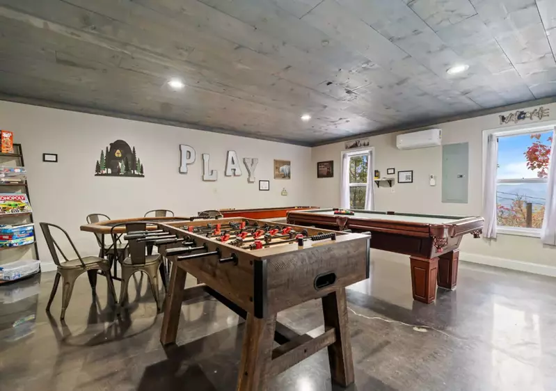 Bluff Mountain Escape