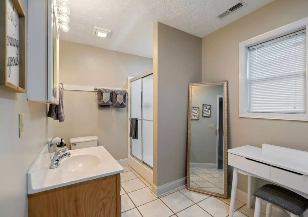 Bluff Mountain Escape