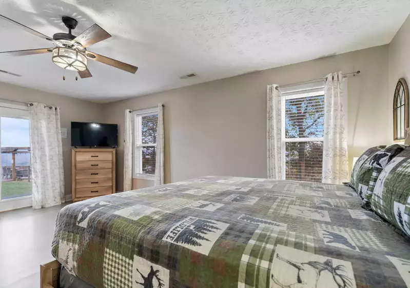 Bluff Mountain Escape