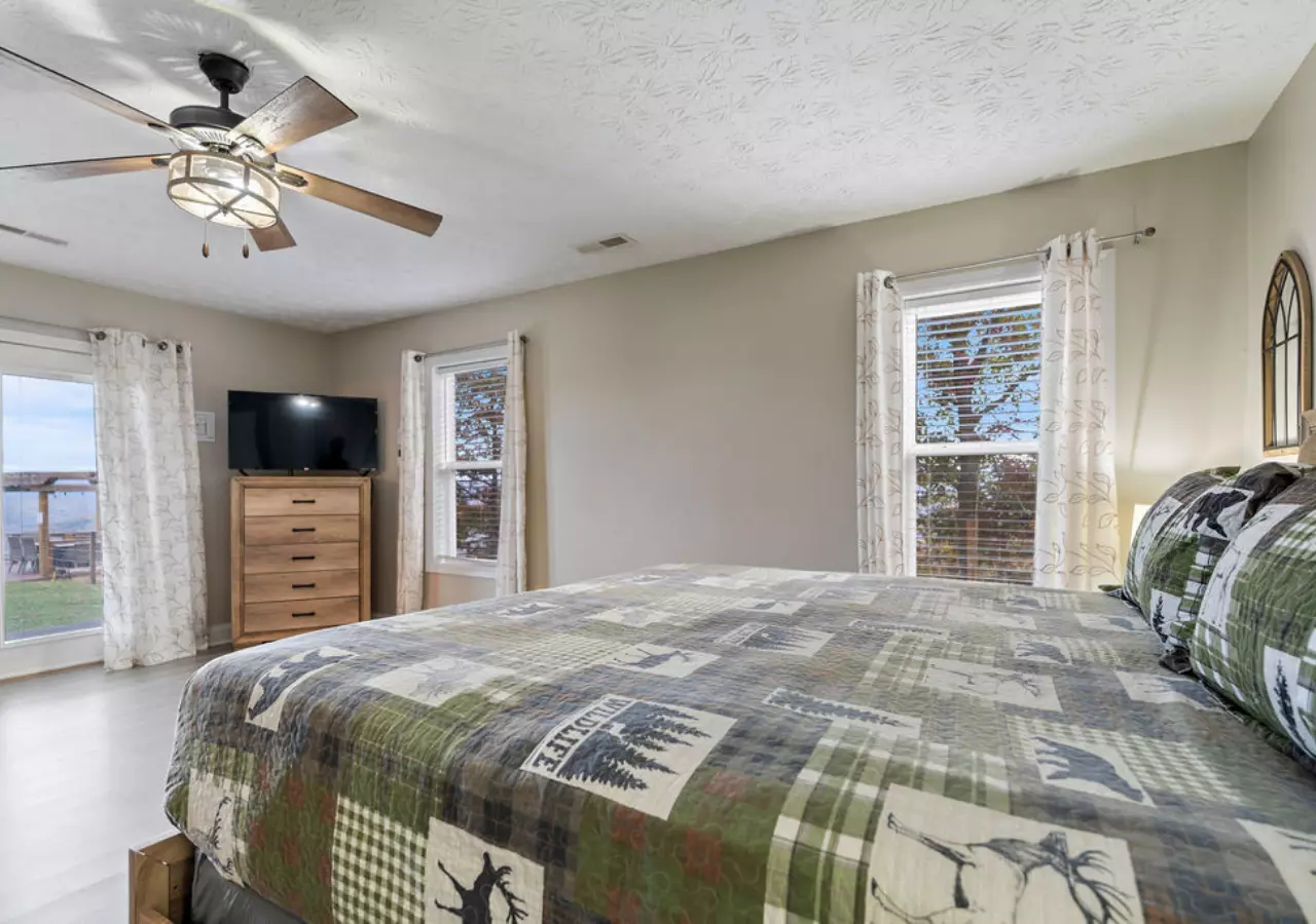 Bluff Mountain Escape