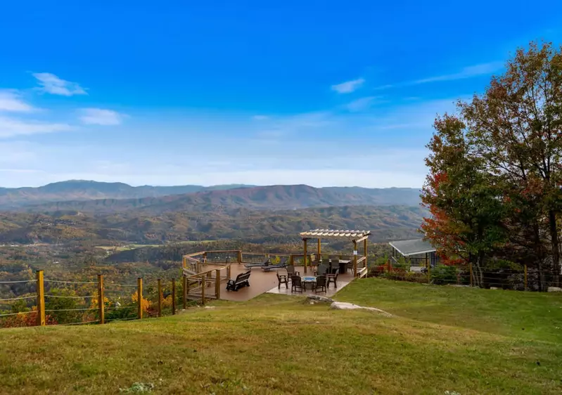 Bluff Mountain Escape