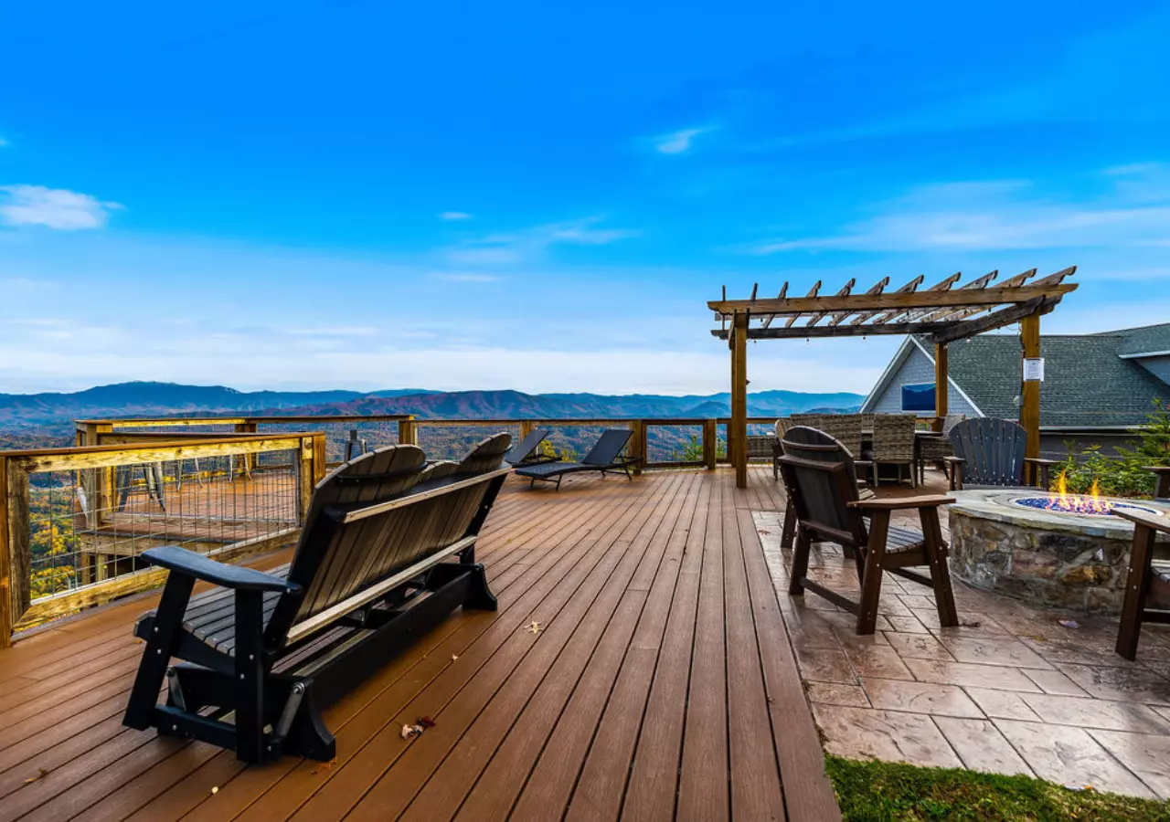 Bluff Mountain Escape