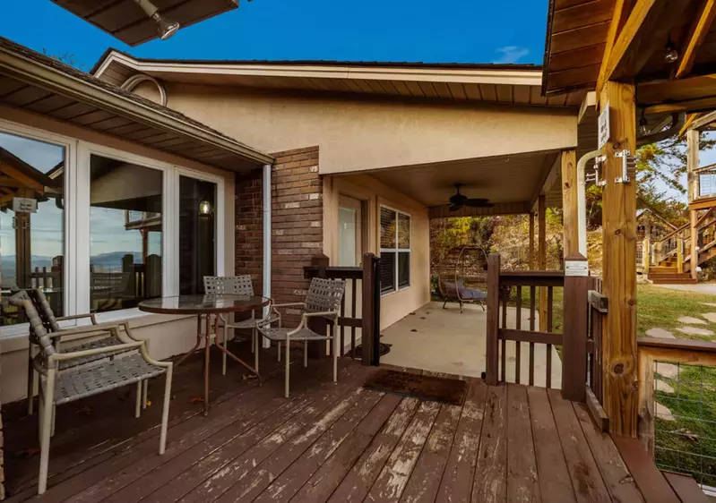 Bluff Mountain Escape