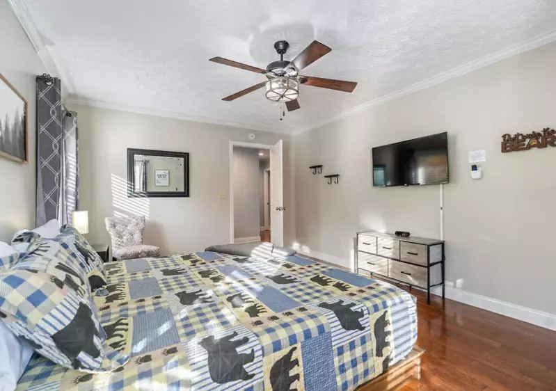 Bluff Mountain Escape