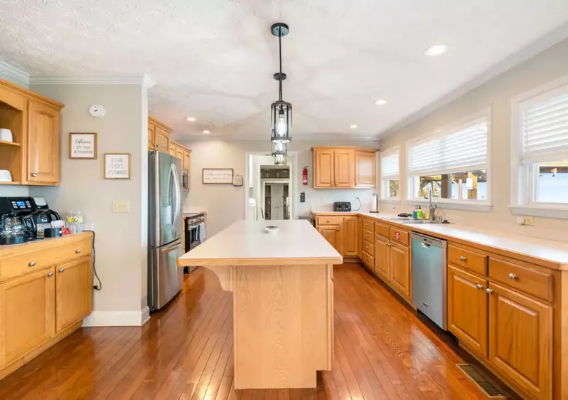 Bluff Mountain Escape