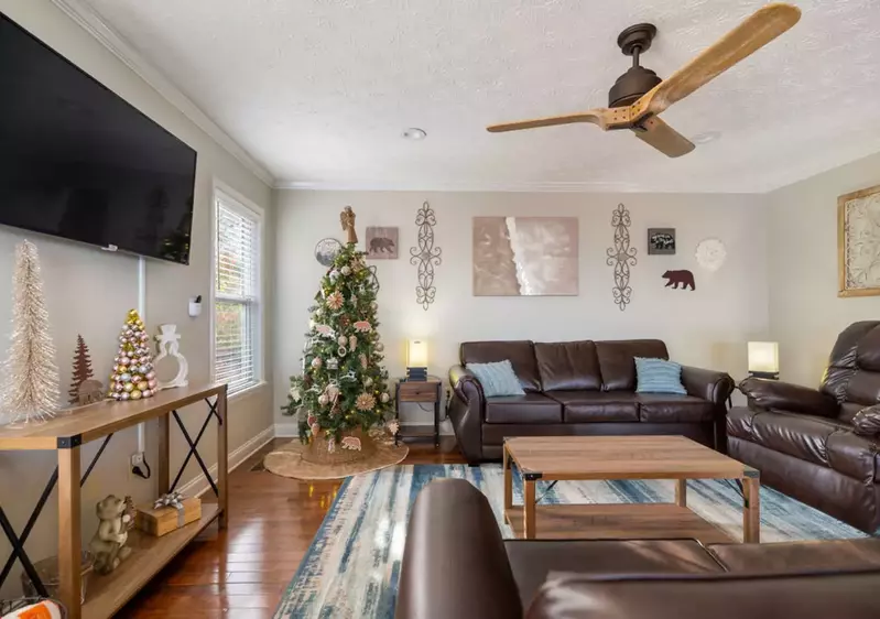 Bluff Mountain Escape