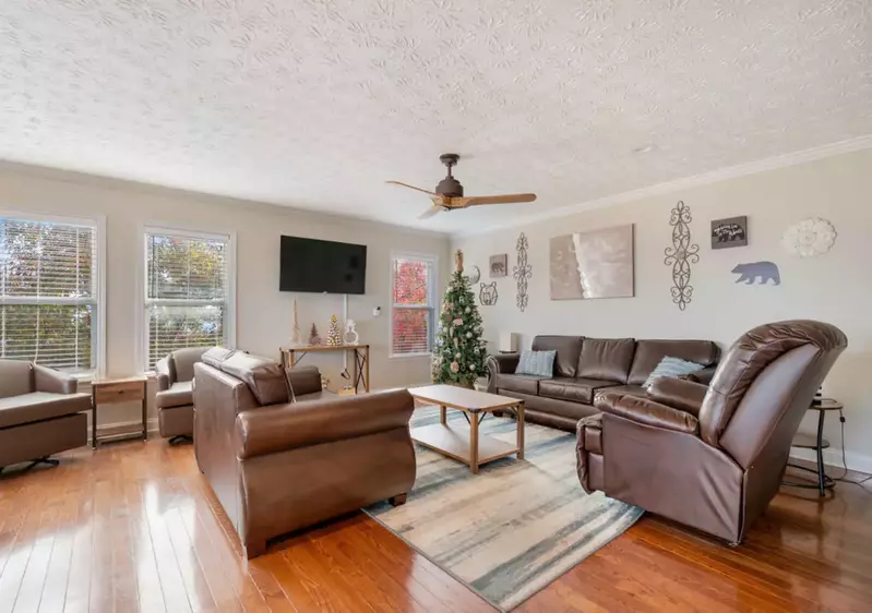 Bluff Mountain Escape