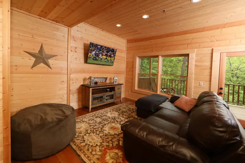 Honey J's Mountain Retreat