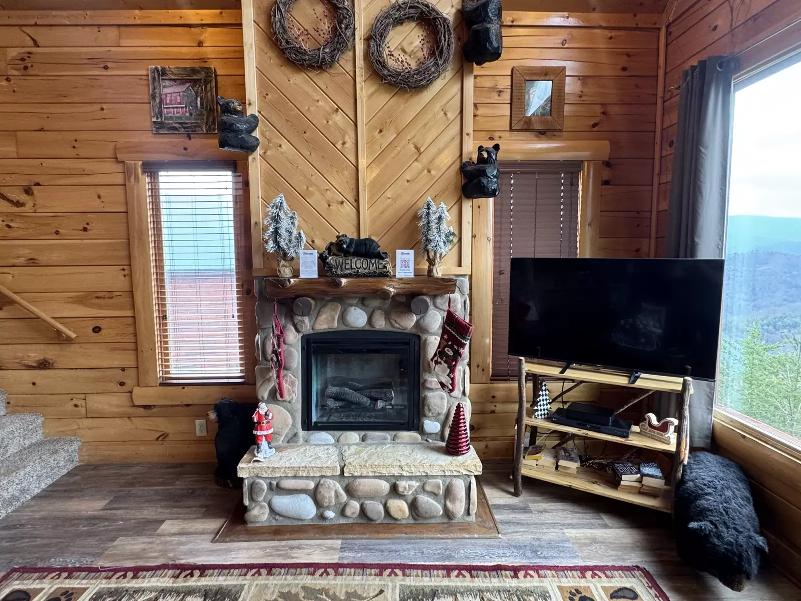 Bear's View Winterfest decorations