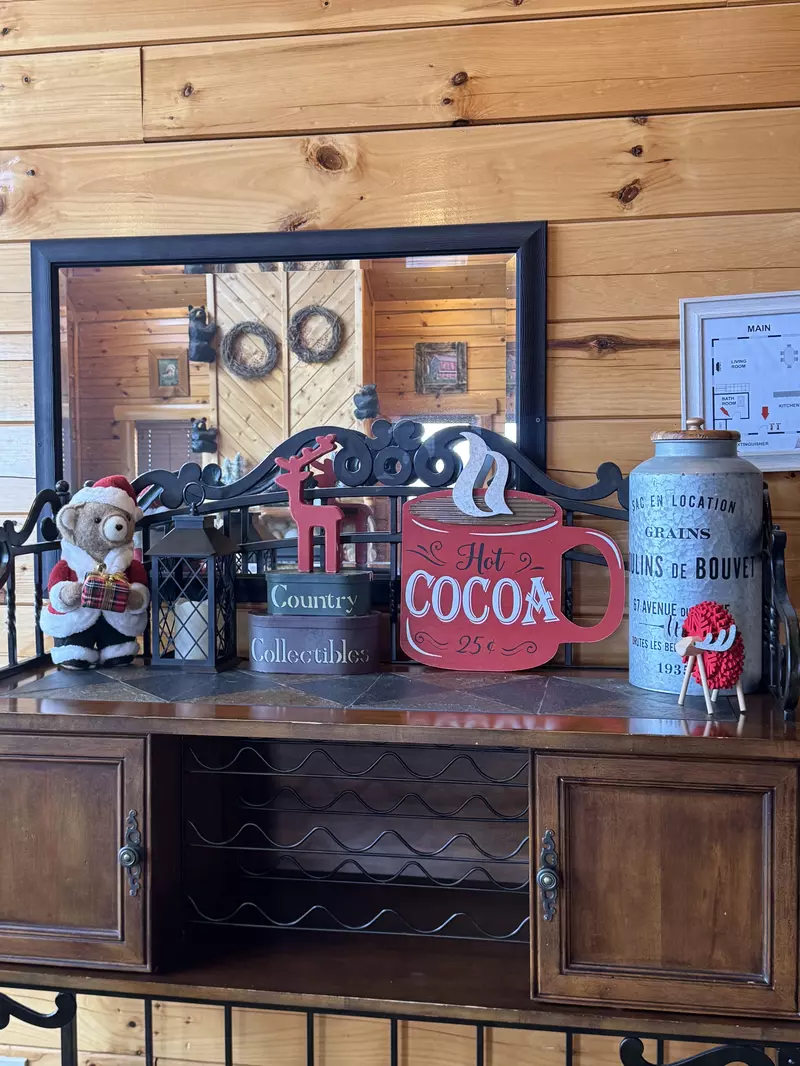 Bear's View Winterfest decorations