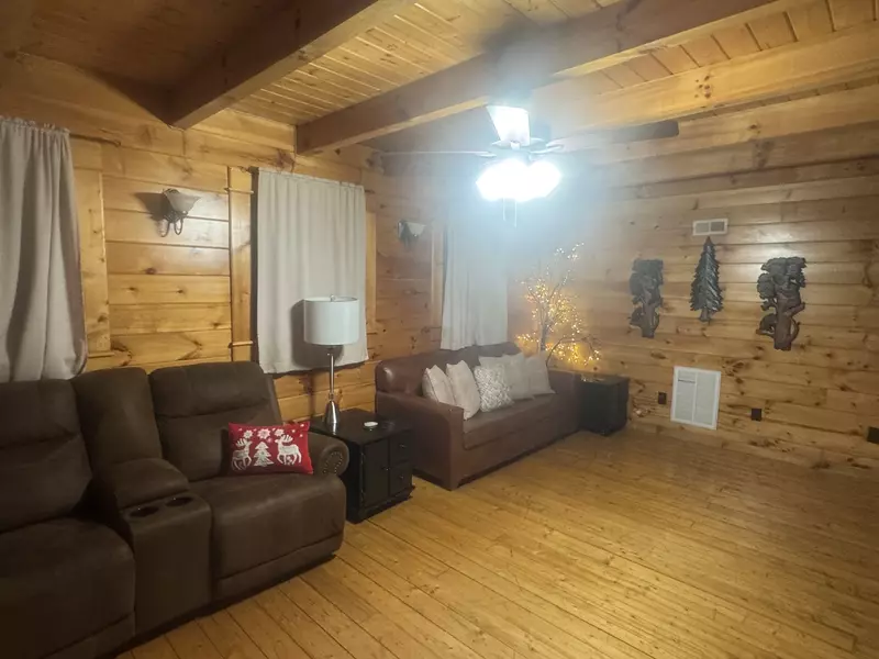 Katies Lodge Winterfest decorations