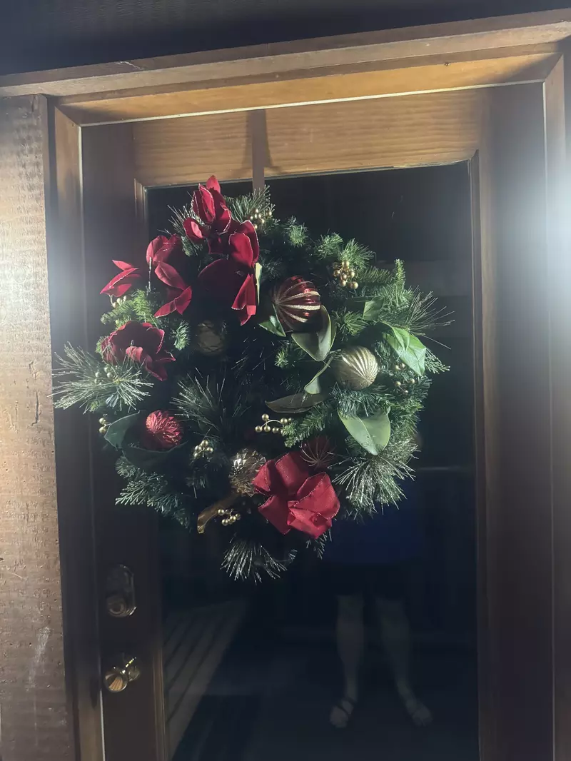 Katies Lodge holiday decorations