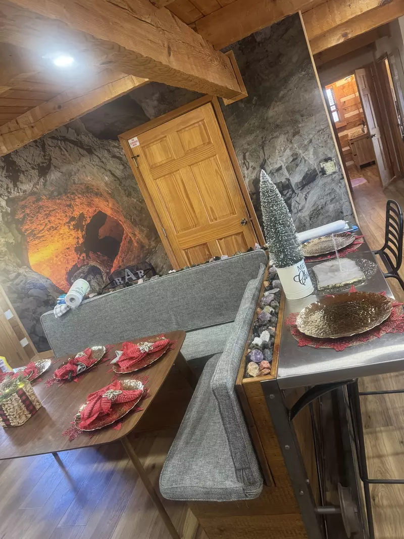 Secluded Summit holiday decorations