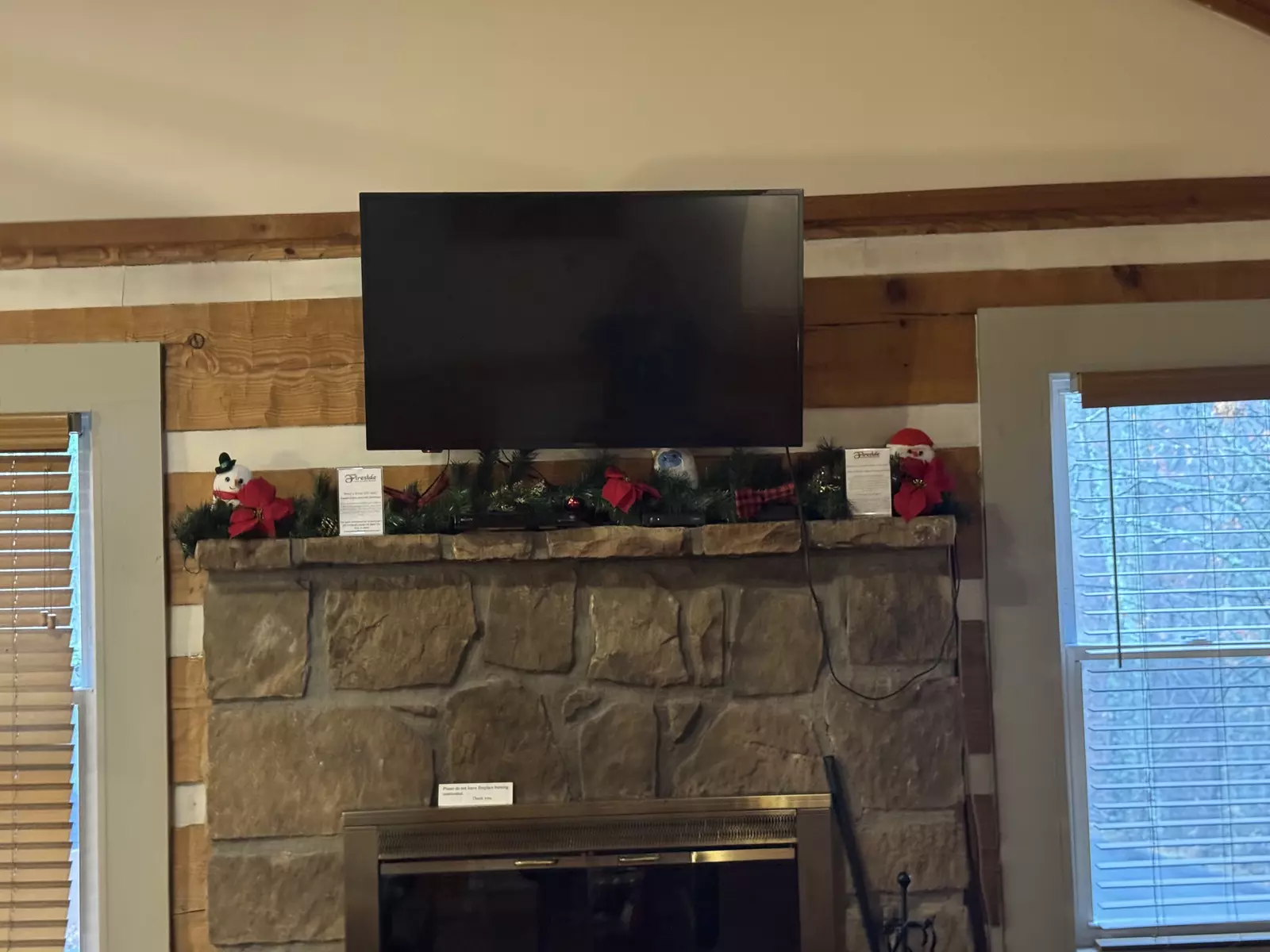 Pleasant View Winterfest decorations