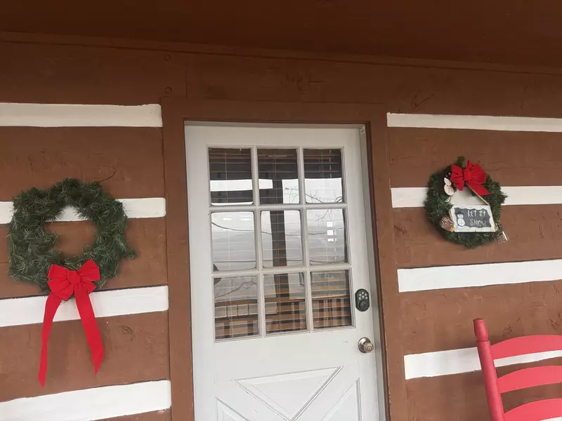 Pleasant View Winterfest decorations