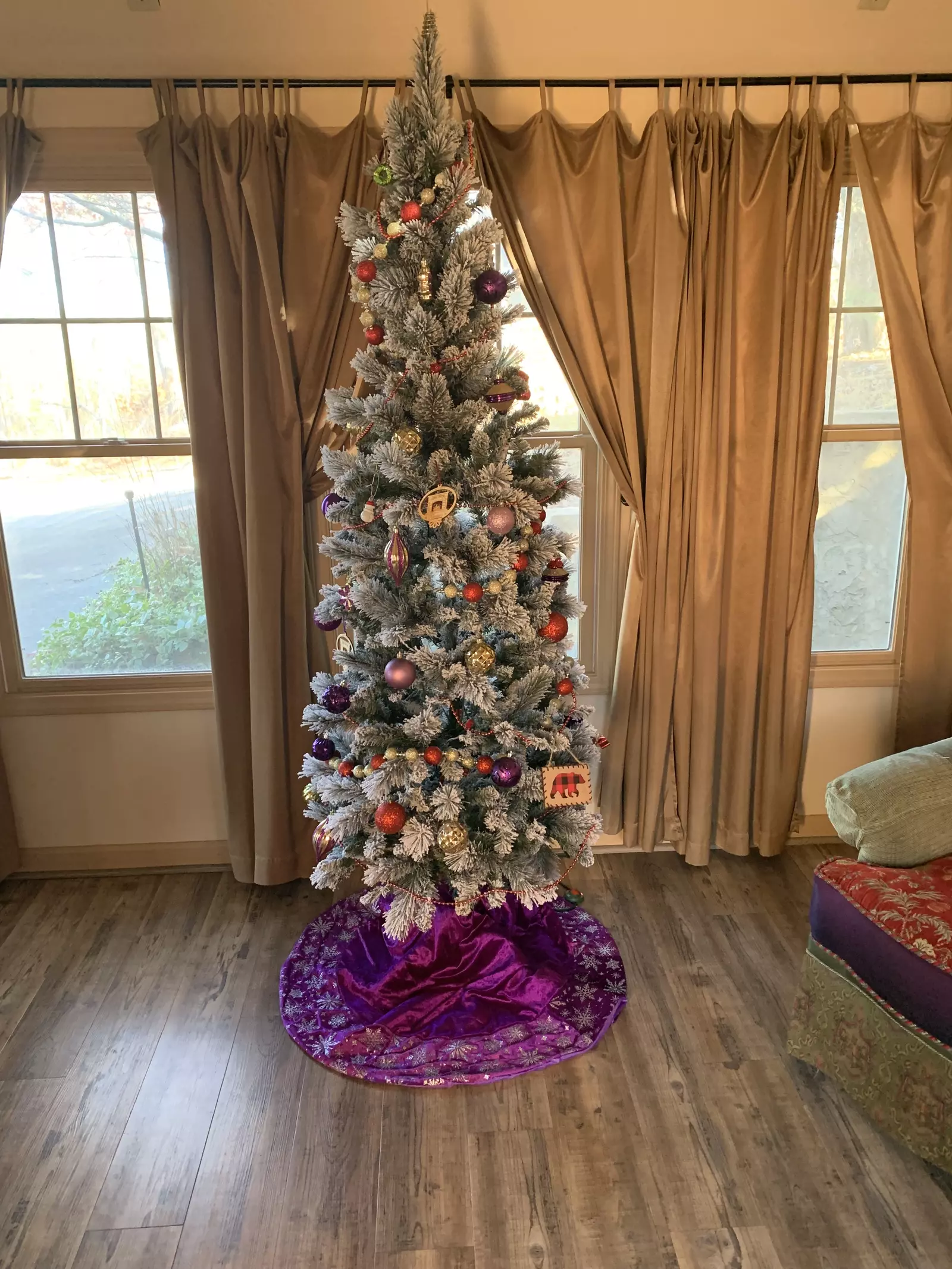 Sunset View Chalet Winterfest decorations