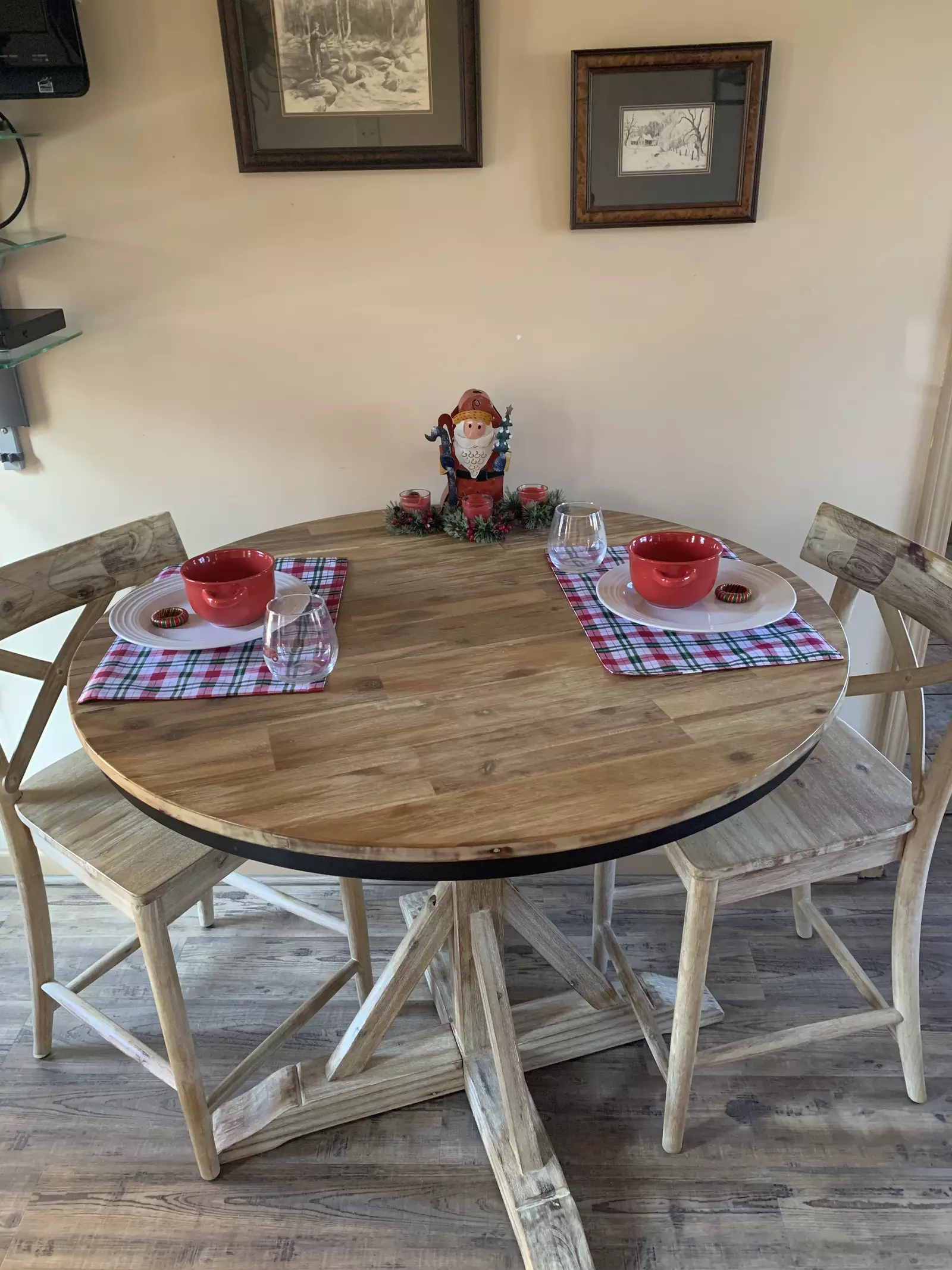 Sunset View Chalet Winterfest decorations