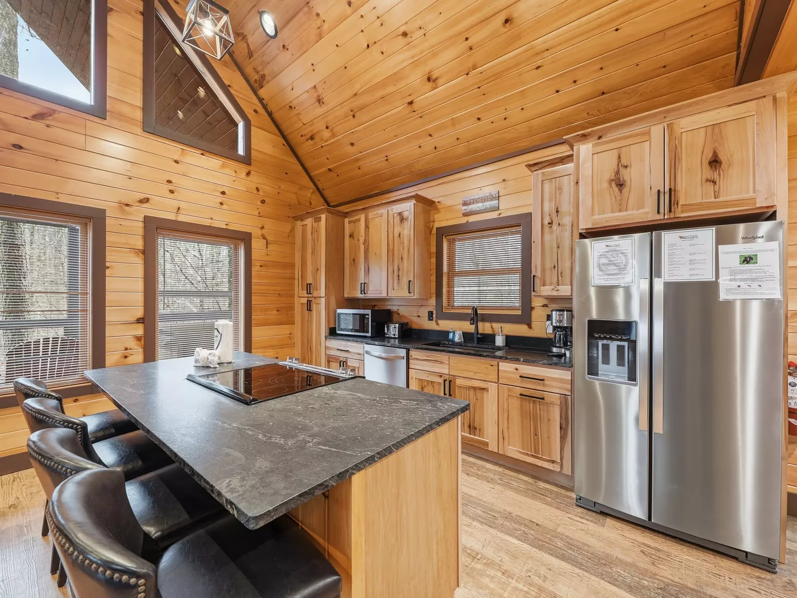 Property image, Exterior, of Falcon Crest #3104