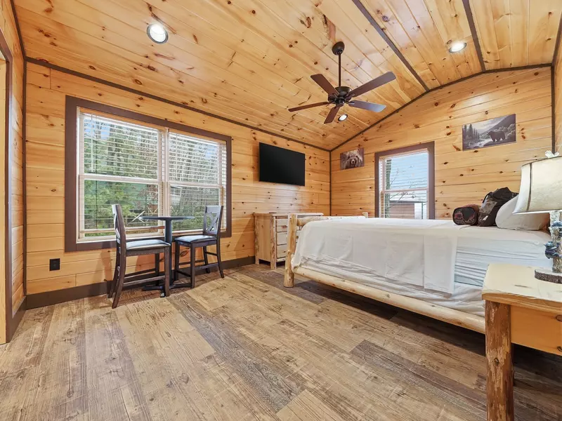 Property image, Exterior, of Falcon Crest #3104