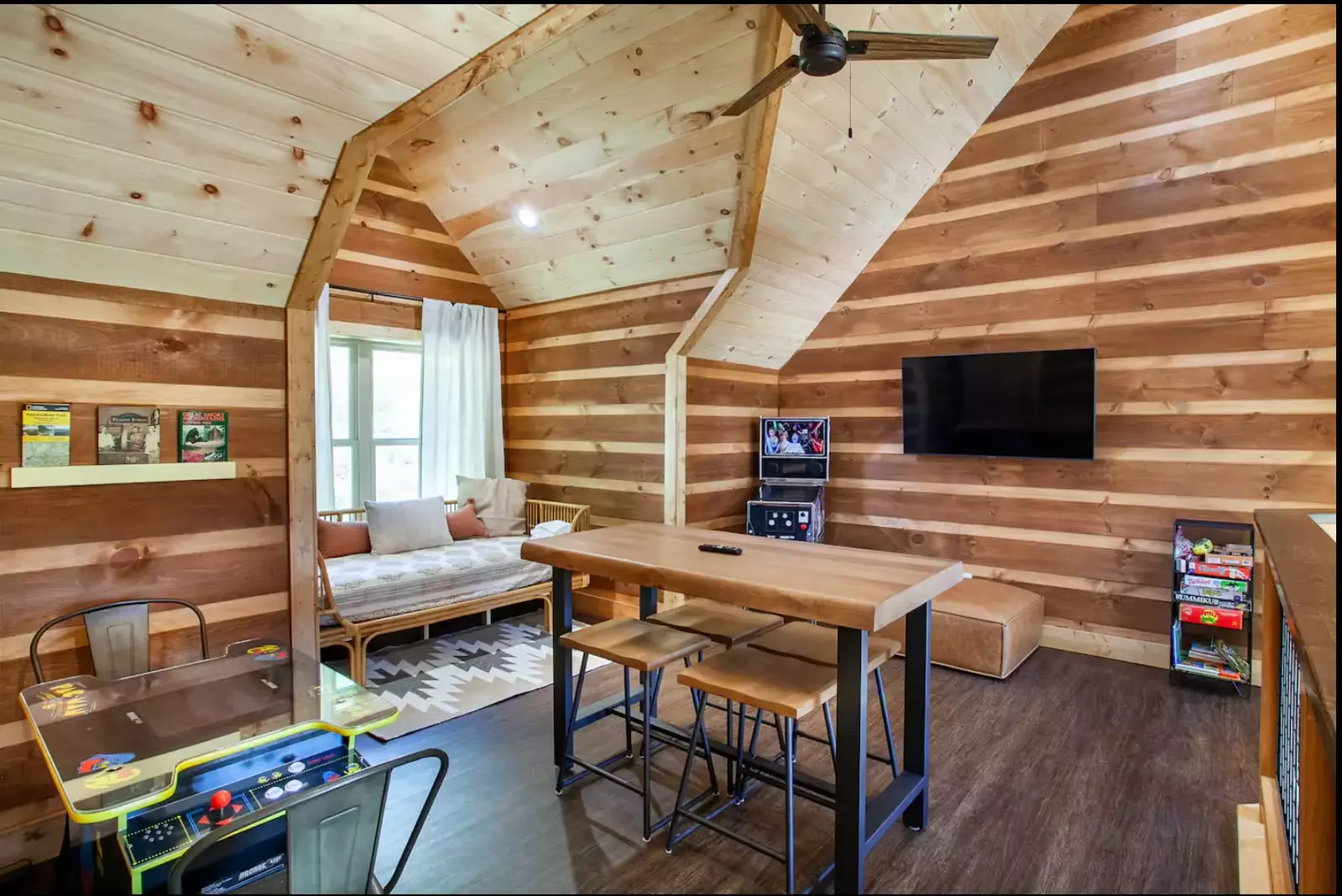 Loft with games and day bed!