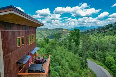 pointers peak is one of the top smoky mountains cabins