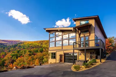 summit trail retreat is a top smoky mountains cabin